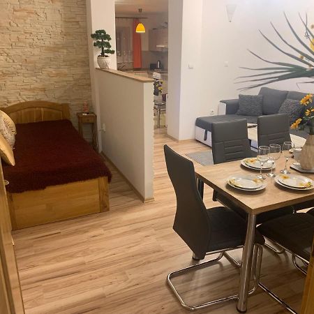 Apartman Slunecnice S Terasou Ceske Budejovice Eksteriør bilde